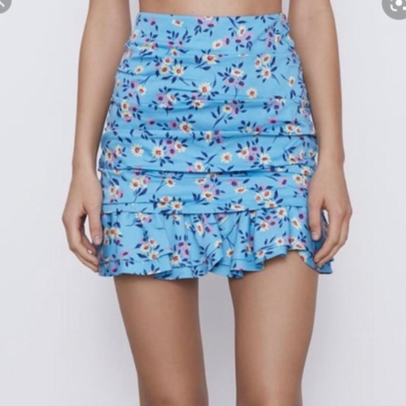 ZARA PRINTED MINI SKIRT SKY BLUE SMALL - Picture 1 of 3